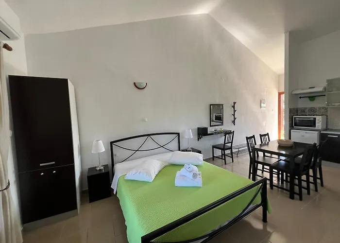 公寓 Liani Ammos *