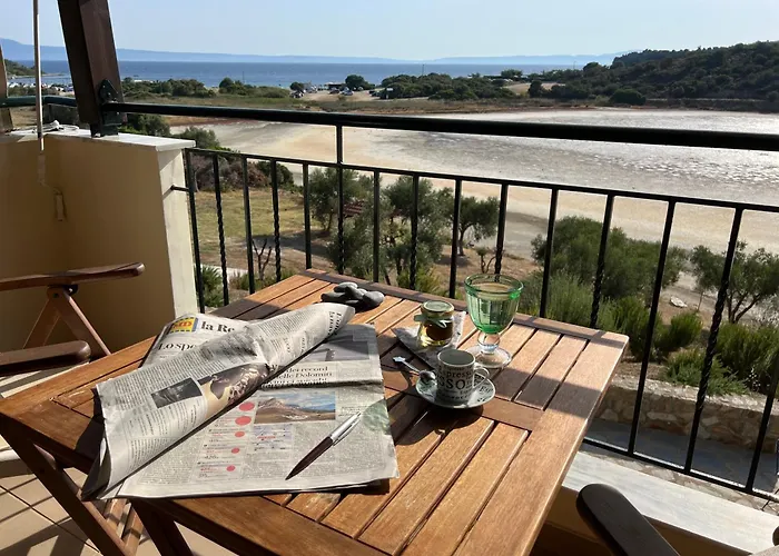 Liani Ammos 公寓 *