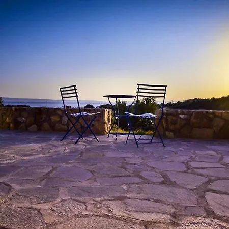 Liani Ammos * Amulianí