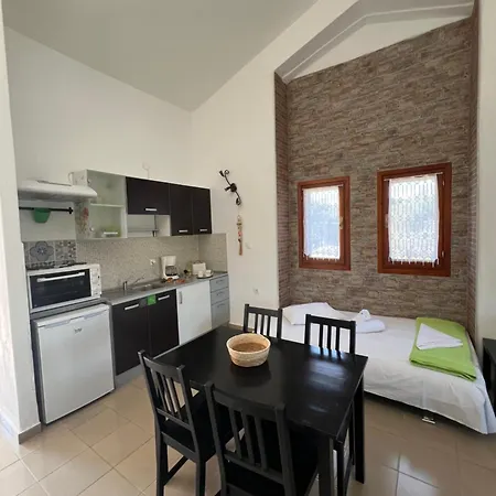 Liani Ammos Apartman Amulianí