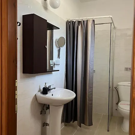 Liani Ammos * Amolianí